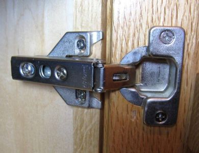 Euro hinge